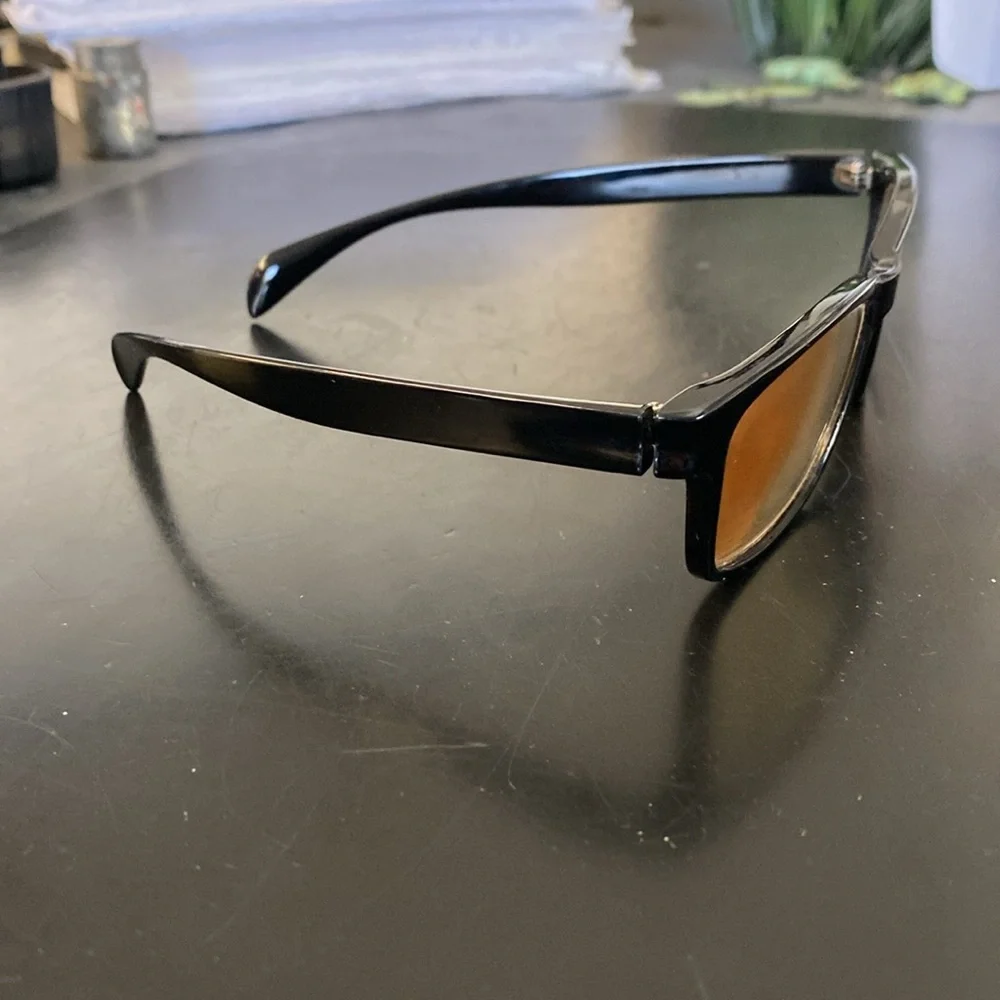 Gamma Ray blue light reducing reader glasses
